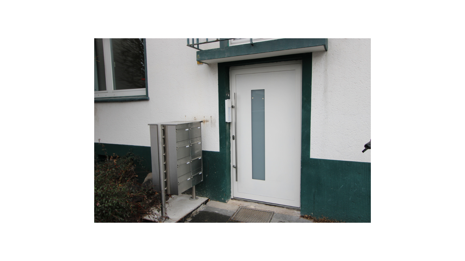 Neue Haustür & Briefkastenanlage